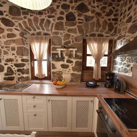 Patriko Nisyrian Guesthouse Mandrákion Dış mekan fotoğraf