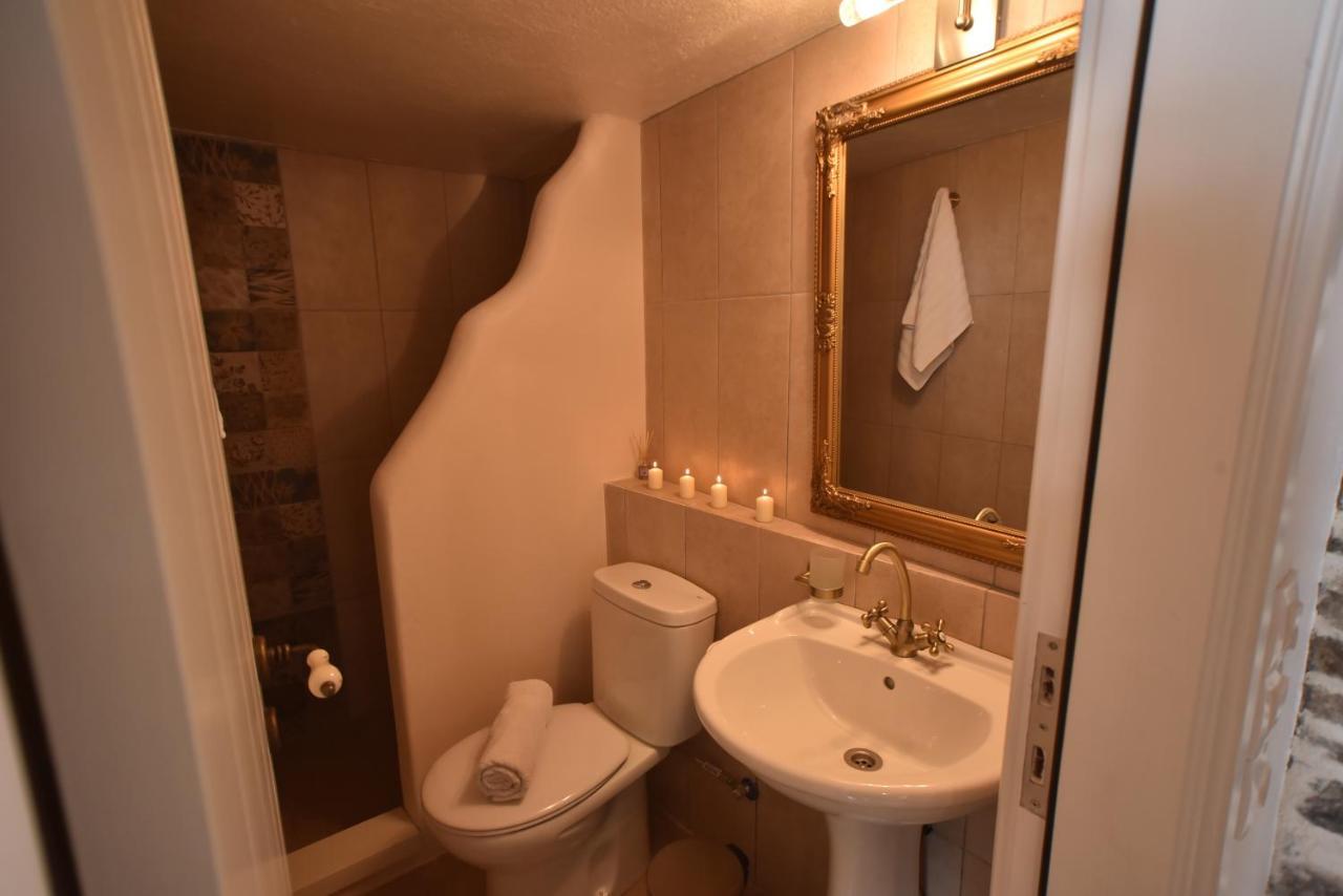Patriko Nisyrian Guesthouse Mandrákion Dış mekan fotoğraf