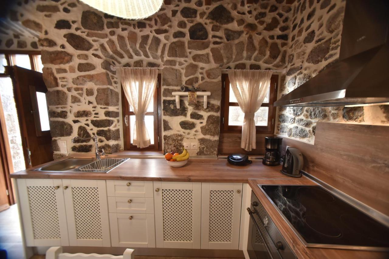 Patriko Nisyrian Guesthouse Mandrákion Dış mekan fotoğraf