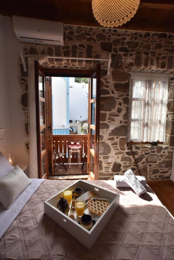 Patriko Nisyrian Guesthouse Mandrákion Dış mekan fotoğraf